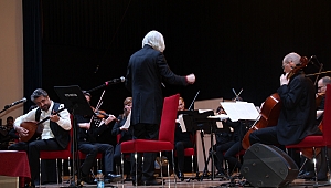 Bağlama İle Orkestranın Müthiş Uyumu İle Sıra Dışı Konser