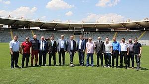 Kendisi De Bir Zamanlar Futbolcu Olan ATO Başkanı Gürsel Baran, 19 Mayıs Stadyumuna Veda Etti