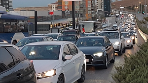 Bağlıca Kavşağında Uzun Kuyruklar