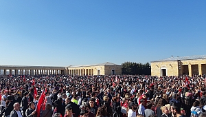 Anıtkabir’de Tarihi Kalabalık. Cumhuriyet Bayramı Anıtkabir’de Coşkuyla Kutlandı