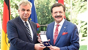 Almanya'dan TOBB Başkanı Hisarcıklıoğlu'na devlet nişanı