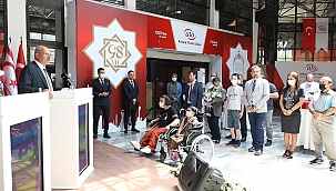 Serebral palsili gençler tek parmağıyla dünyaya açılacak