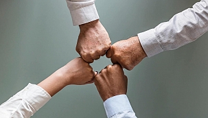 Pozitif iş sonuçları için liderler güvene ve çalışan deneyimine odaklanmalı