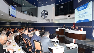 Kurdaki oynaklık ve yüksek cari açık yapısal soruna dönüşüyor