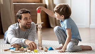 Baba şefkatini alan çocukların özgüveni yüksek oluyor