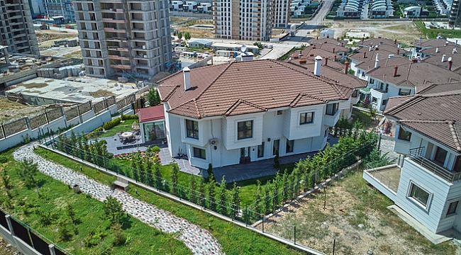 Alacaatlı Park Platin sitesinde köşe konumlu süper lüks villa
