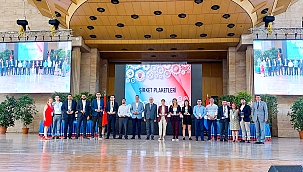 Geleceğin potansiyel yıldızlarını, iş dünyasına hazırlıyoruz