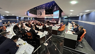 Politika faizi ile piyasa faizlerinin birbirinden koptuğu bir süreci yaşıyoruz