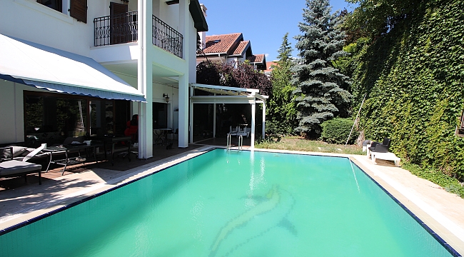 Angora sitesinde havuzlu konforlu villa