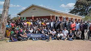 Acronıs 5 yılda 18 okul inşa etti