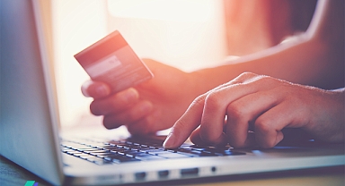 Kredi kartıyla vergi ödemesi hem mükellefe hem de gelir idaresine katkı sağlayacak