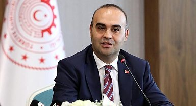 Bakan Kacır: 1,5 yıl içinde Ay'a ilk teması gerçekleştireceğiz