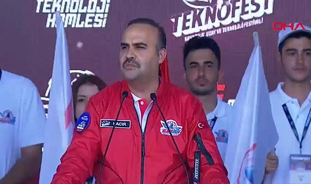 Bakan Kacır: 20 yıla yüz yıllık projeleri sığdırma çabasında olduk