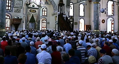Cuma hutbesinde kiralık ev sorunu vaazı verildi