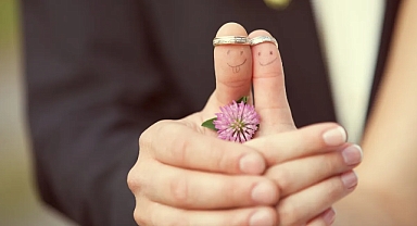 İdeal olan, tek kişiyle ömür boyu sadakate dayalı bir ilişki kurabilmek