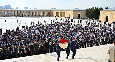 Betek Boya Anıtkabir’de Ata’nın huzuruna çıktı