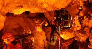 Akademisyenler Gölbaşı Tulumtaş mağarası'nı ziyaret etti