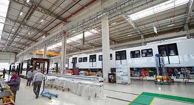 İmamoğlu, Ankara’da tamamen yerli imkanlarla imal edilen 120 metroyu yerinde inceledi