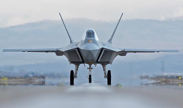 Milli Muharip Uçak KAAN uçuşa hazırlanıyor