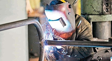 Sanayi üretimi aralıkta arttı