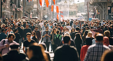 TÜİK açıkladı... Kadınlar erkeklerden daha uzun yaşıyor... İşte tüm istatistikler...
