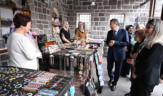 Altındağ’da el emeği satış pazarı kapılarını açtı