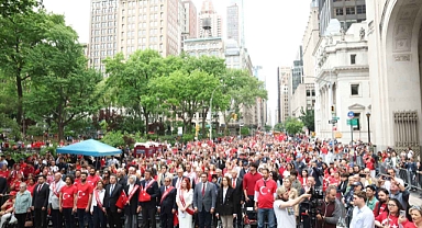 ATO geleneksel New York Türk günü yürüyüşü’nde yer aldı