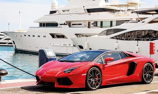 Elektrikli Ferrari’nin fiyatı dudak uçuklattı