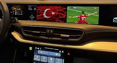 Tarihi maçı Togg'dan izlediler