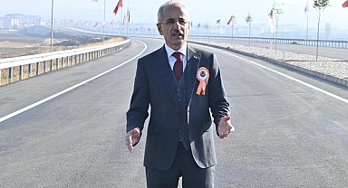 Bakan Uraloğlu açıkladı: Yollarda akıllı ulaşım devrimi