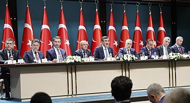 Ekonominin yeni rotası açıklandı... İşte yeni OVP: 3 yılın enflasyon beklentisi güncellendi