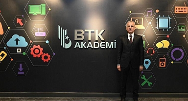Yapay zeka eğitimleri artık cep telefonunda