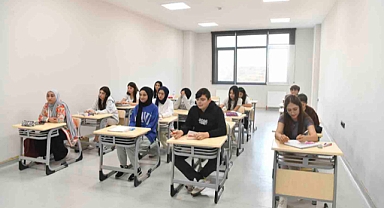 Öğrencilere ücretsiz üniversiteye hazırlık kursu