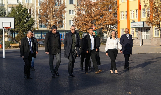 Etimesgut ilçesindeki okulların bahçeleri asfaltlanıyor