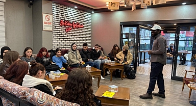 Kitap kafe’de İngilizce konuşma atölyesi