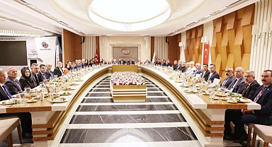 Kuzey Makedonya bakanı Ankaralı iş insanlarıyla bir araya geldi