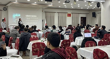 Sincan’da gece boyu süren teknoloji eğitimi
