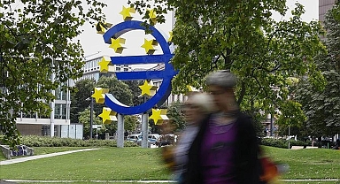 Euro Bölgesi'nde bankalar kredi koşullarını sıkılaştırıyor