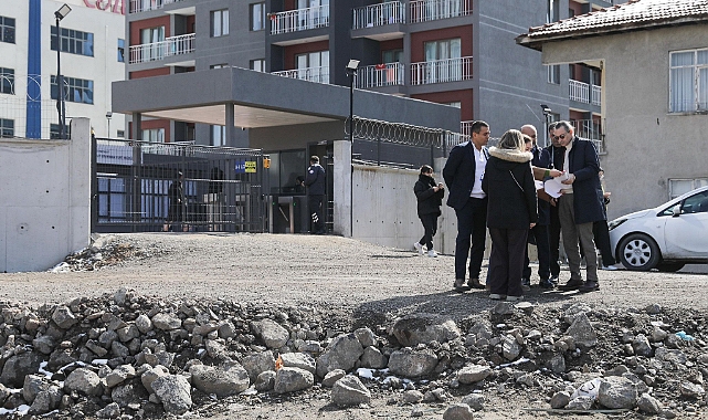 Başkan Beşikcioğlu Belediyeye bağlı olan park ve bahçelerdeki çalışmaları inceledi
