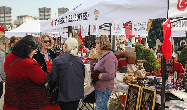 Etimesgut’ta kadın emeği pazarı yoğun ilgi gördü