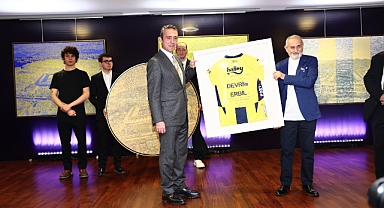 Fenerbahçe’ye özel koleksiyon: bir renk. Bir tutku. Bir efsane