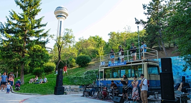 Ankara parklarında renkli yaz akşamları