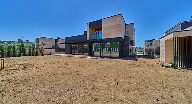 Çayyolu’nda site içerisinde natamam villa