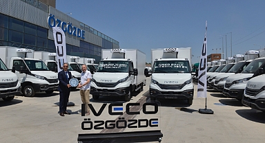 IVECO, yetkili satıcısı Özgözde Ankara'dan Zirve Gıda'ya 70 adet daily kamyonet teslim etti