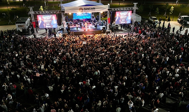 Sincan Belediyesi Sincan Park’ta muhteşem bir konser düzenledi