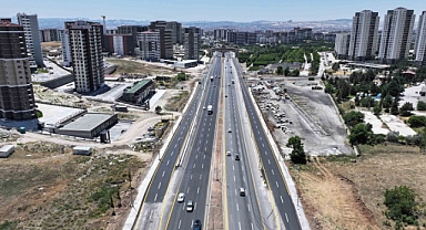 Trafiğe nefes aldıracak dev yatırım projelerini tamamlandı