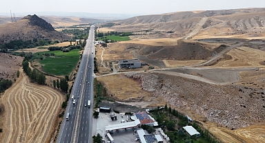 Ankara'da bulvara cephe 18 dönüm satılık AVM arsası