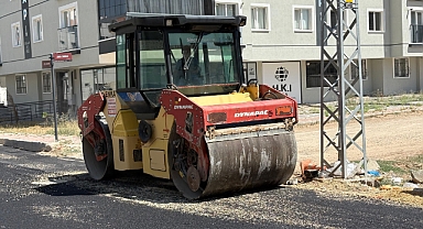 Sincan’da asfalt mesaisi tam gaz devam ediyor