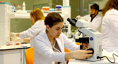 Yapay zekâ ve disiplinler arası vizyonla geleceğin bilim insanları yetişiyor