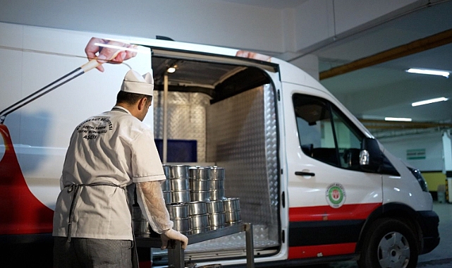 Etimesgut Belediyesi aşevi her gün binlerce aileye yemek servisi yapıyor